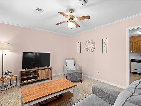 5th image of 143 Jenny Ln