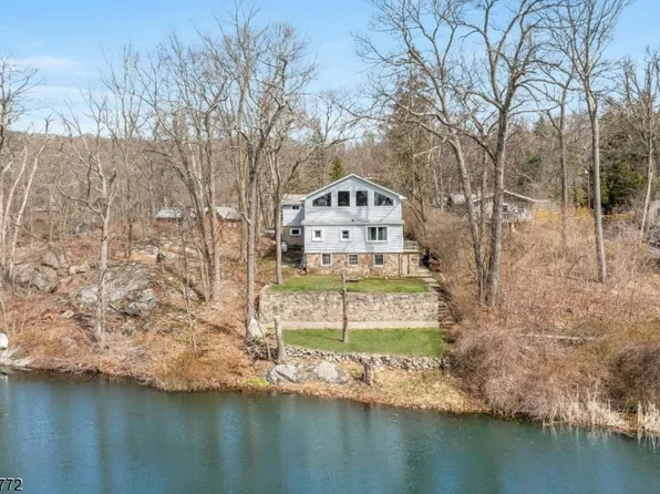 106 Poplar Grove Ter, West Milford Twp., NJ 07480