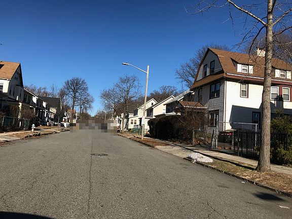 4th image of 166 Brighton Ave