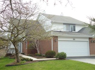 662 Dunham Rd, Gurnee, IL 60031