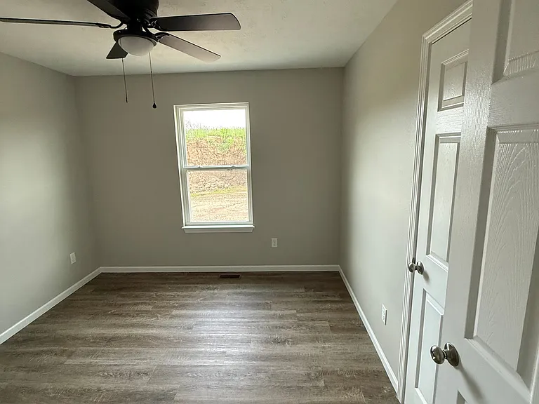 582-580 W Goodman Dr #580 — Photo 4