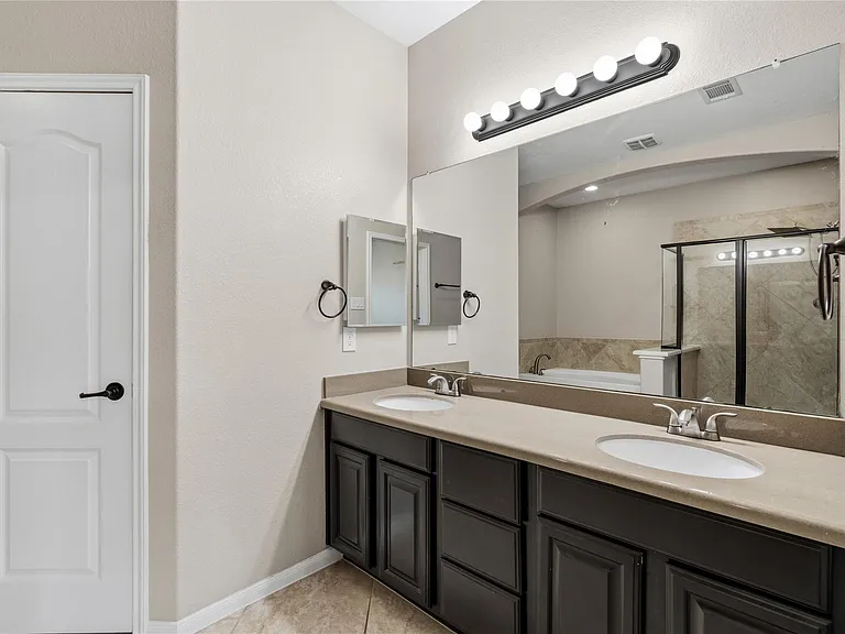 9131 Solvista Pass Ln — Photo 17