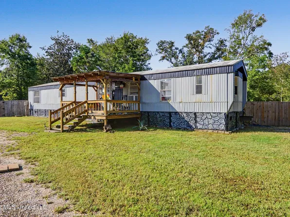 15005 Dantzler Rd, Vancleave, MS 39565
