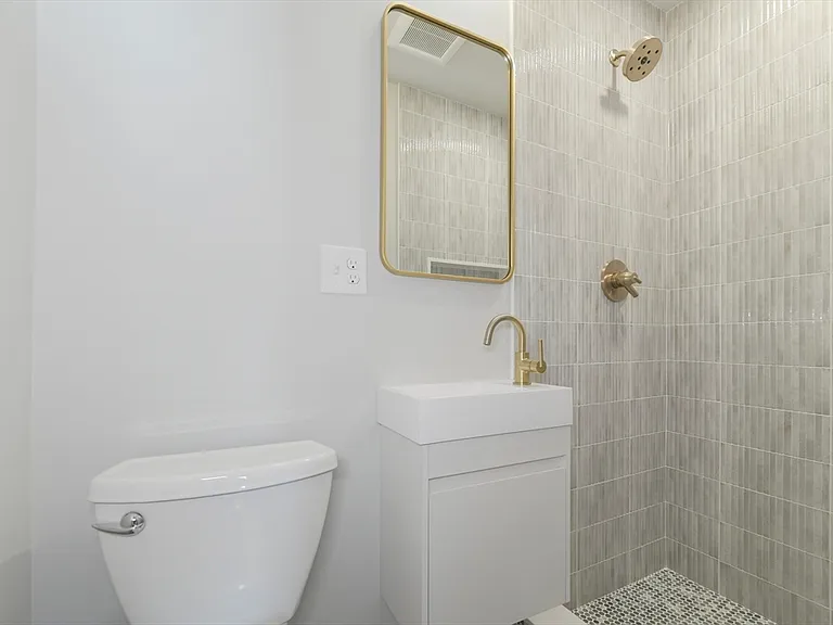 183 Maverick St #3 — Photo 12