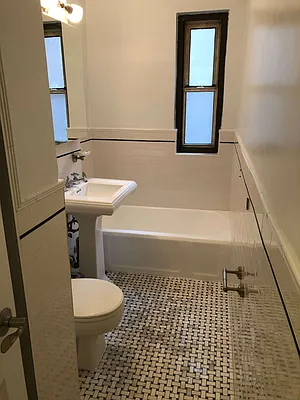 Rented by Real Estate Investors Group LLC | media 7