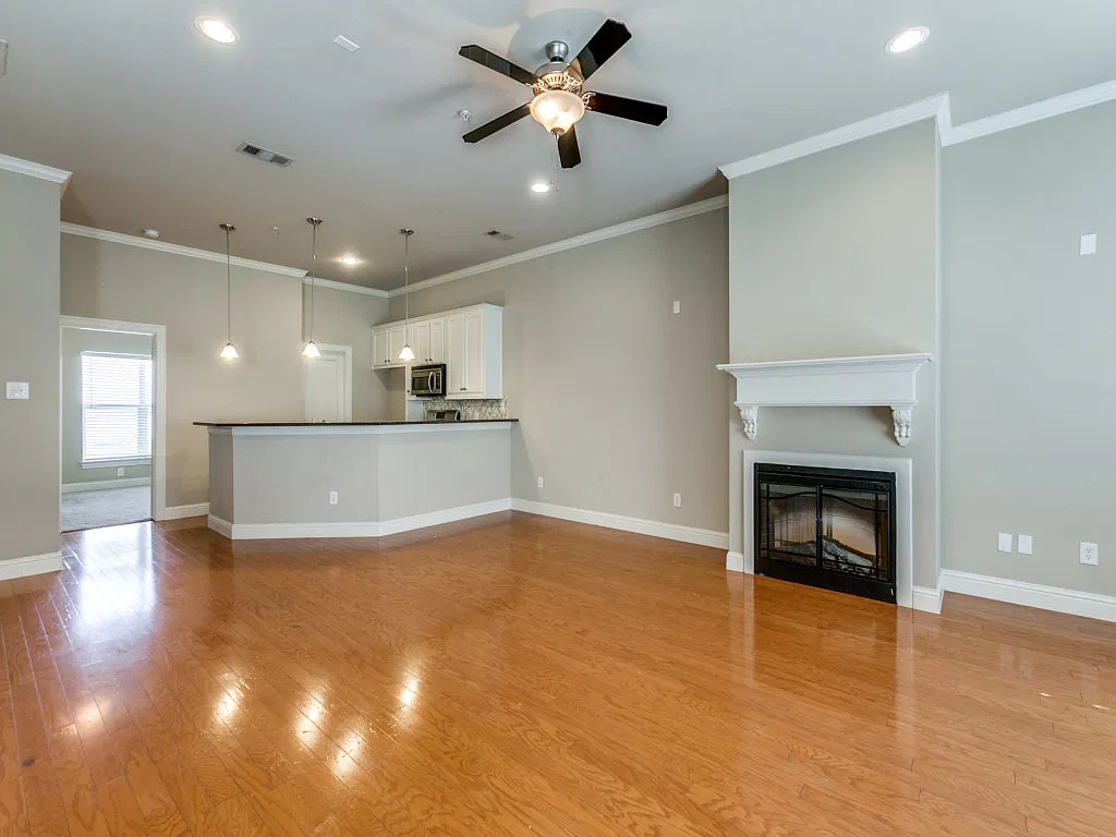 3 bed, 2279 sqft, $2,395 — Photo 3