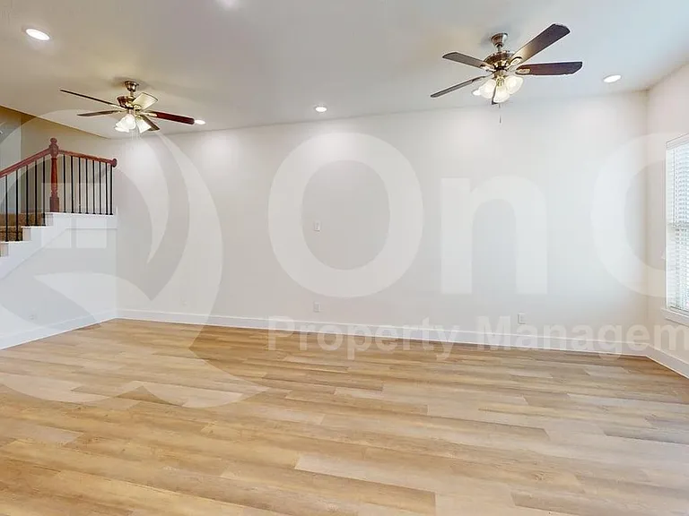353 Buck Ridge Dr — Photo 7