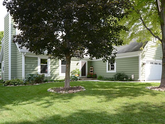 2nd image of 614 Crestwood Dr