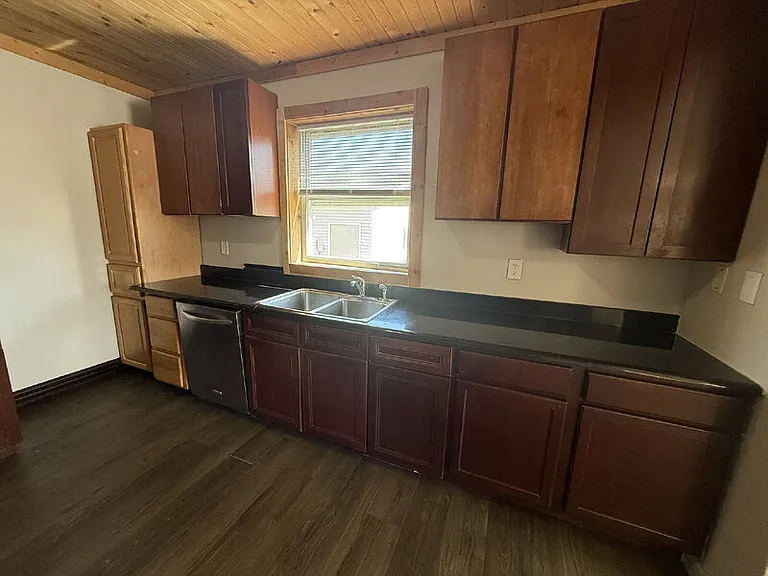 821 Broadway Ave #1 — Photo 9