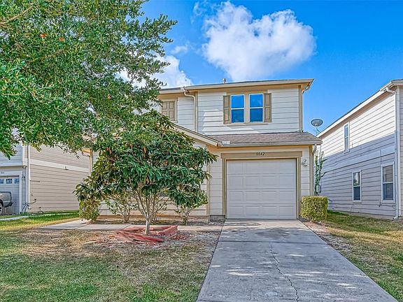 3rd image of 8042 Arrington Forest Ln