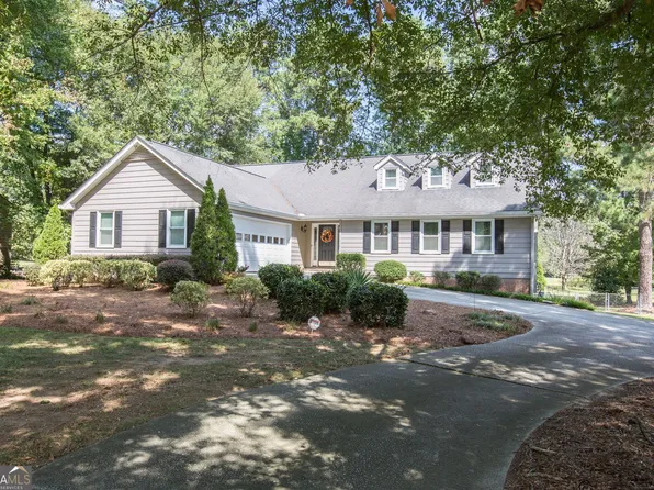 2172 Valley Creek Cir, Snellville, GA 30078