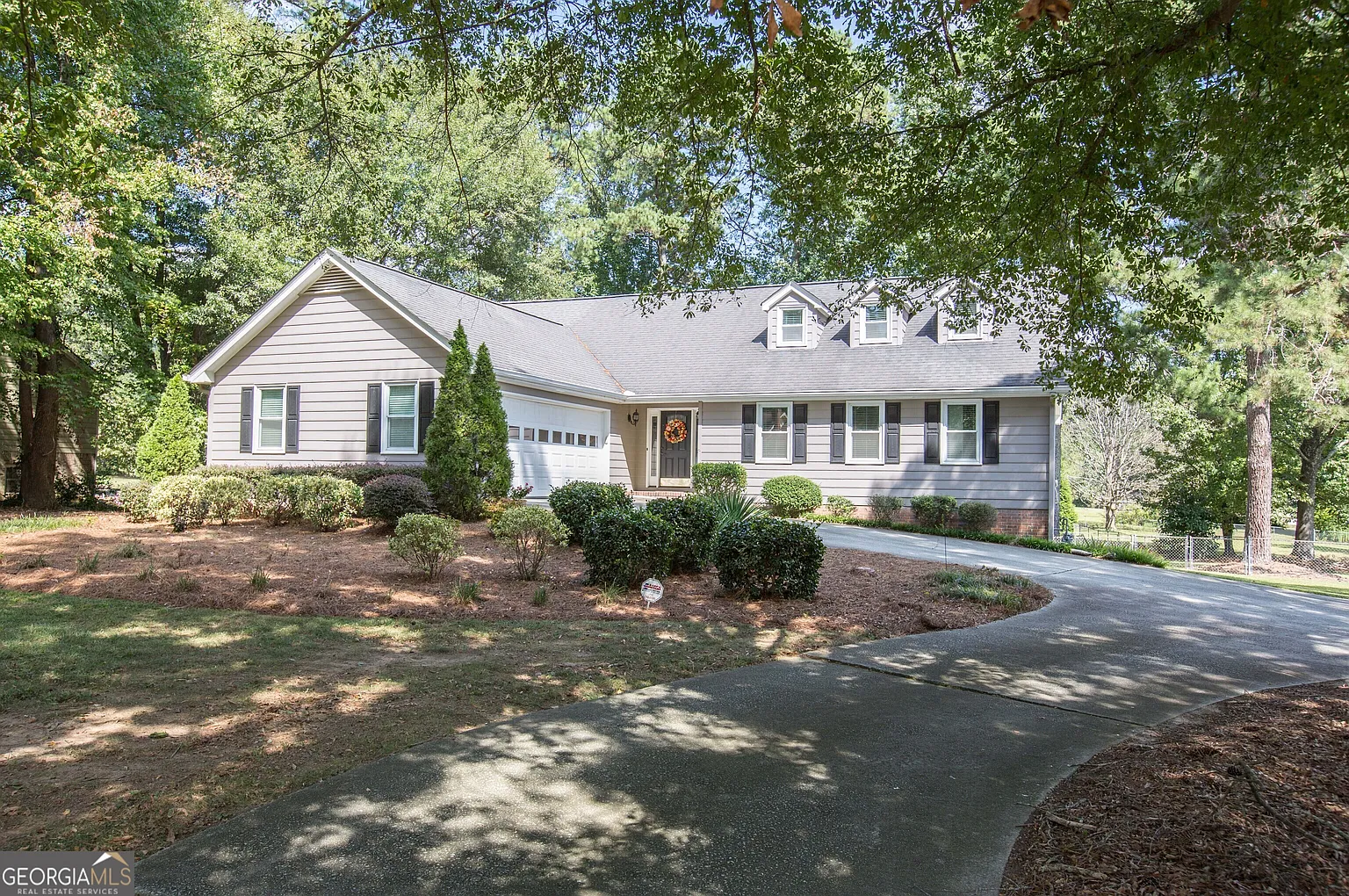 2172 Valley Creek Cir photo 1
