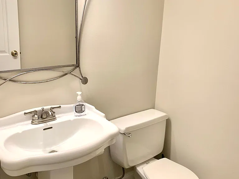1891 Fernwood Pl — Photo 13