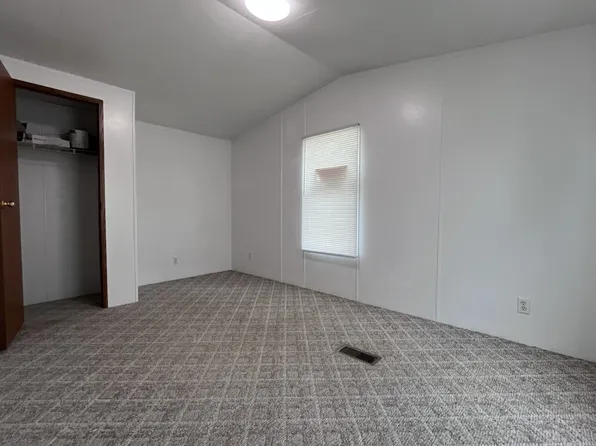 40052 N Cornwall Cir #565, Sterling Heights, MI 48310