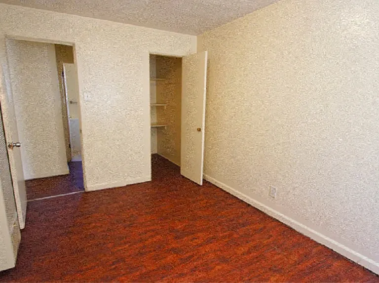 1382-1391 Boston St. — Photo 13