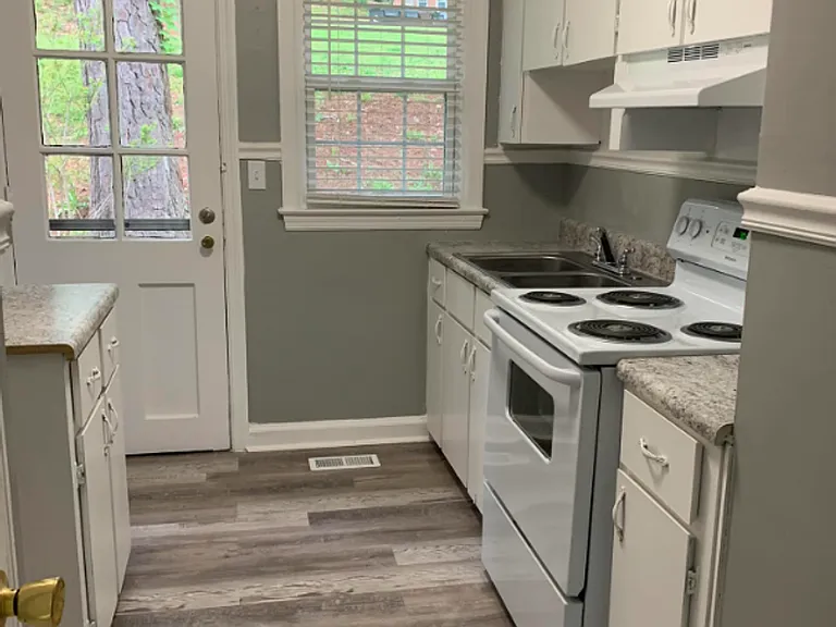 3324 Vineville Ave — Photo 1