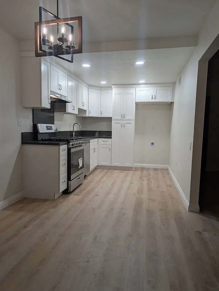3 bed, 1124 sqft, $3,295 — Photo 2