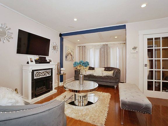 5th image of 1215 E 94th St