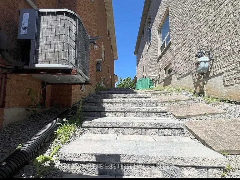 44 Alpine Cres #BASEMENT — Photo 11