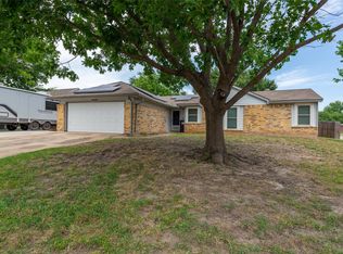 6700 Sunnybank Dr, Fort Worth, TX 76137