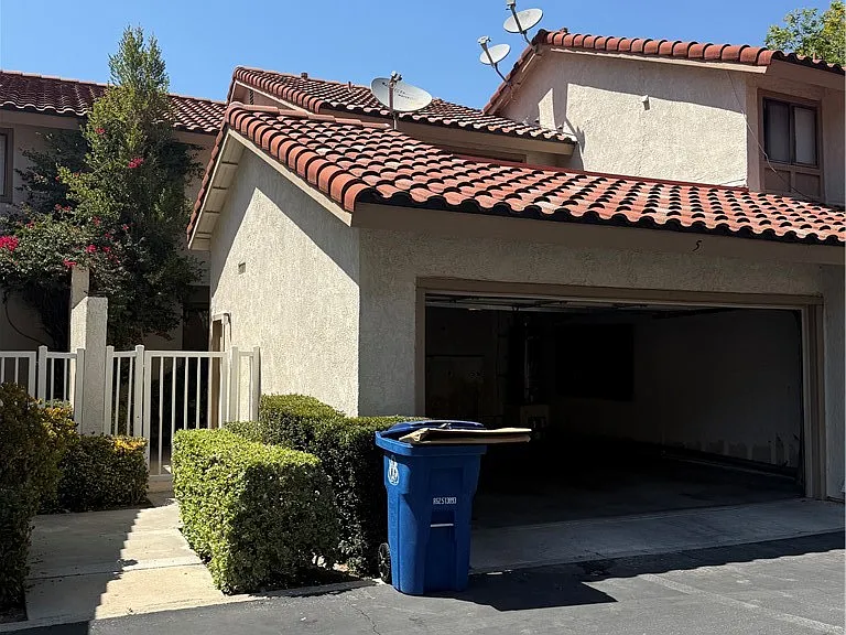 1325 Solera Ln #5 — Photo 1