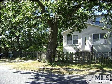 2nd image of 526 Jackson Ave