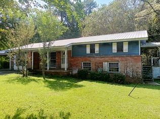 27 Pine Hill Dr, Carriere, MS 39426