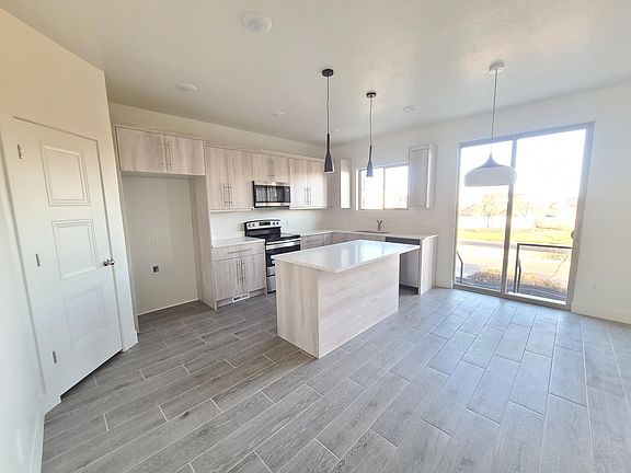 2nd image of 123 W Harvest Village Ln
