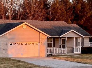 4814 Cedar Spring Dr, Highland, IL 62249