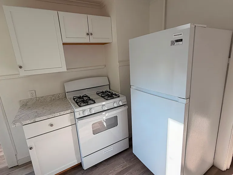 323 W Calthrop Ave #1 — Photo 1