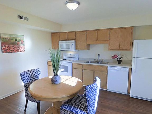 02-BrittanyKnollTownhome-Edited_06062019