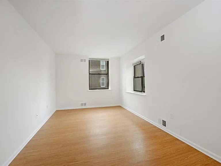 200 Central Ave — Photo 5