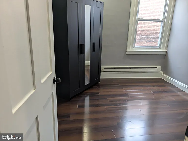 539 W Olney Ave — Photo 11
