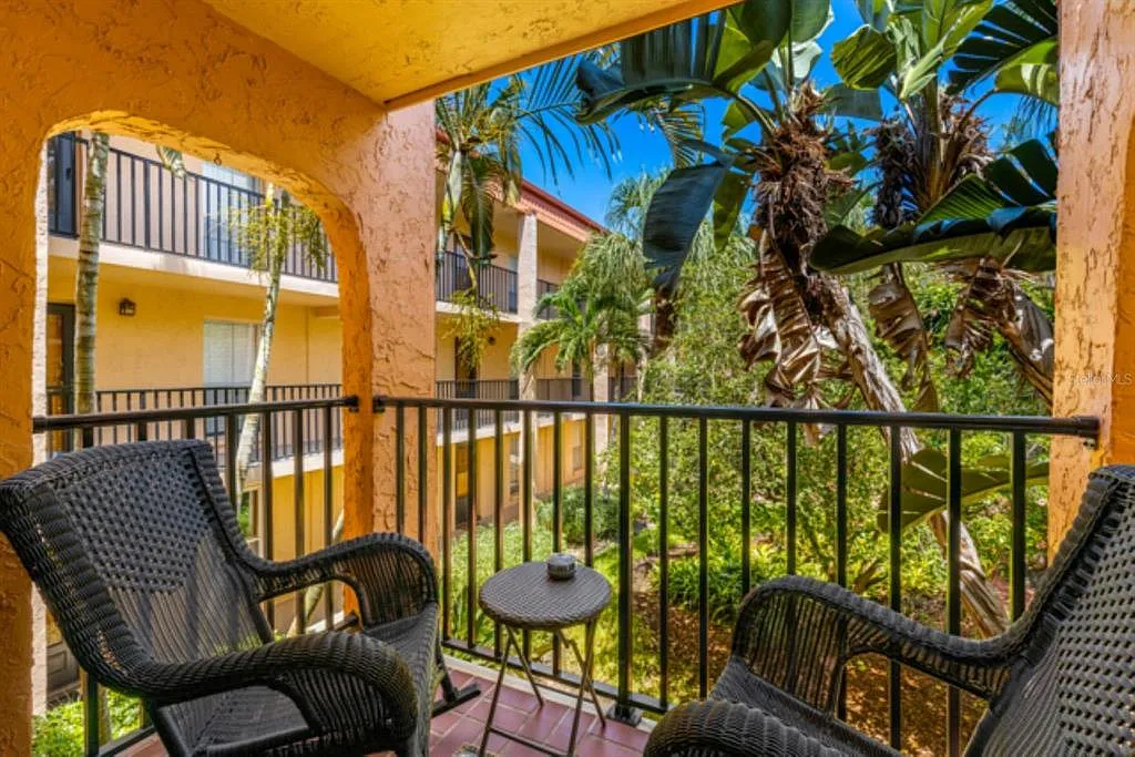 1 bed, 1.0 bath, 645 sqft, $1,750 — Photo 2