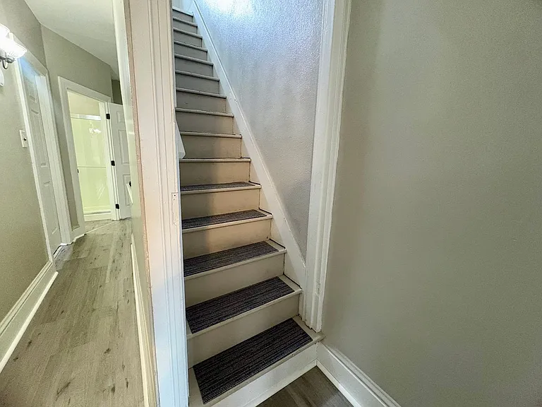 540 Dallas Street — Photo 14
