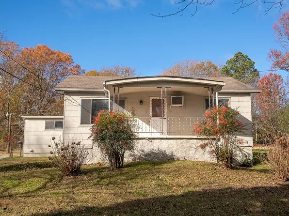 76 Circle Dr, Rossville, GA 30741