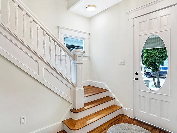 4th image of 1137 Olive St
