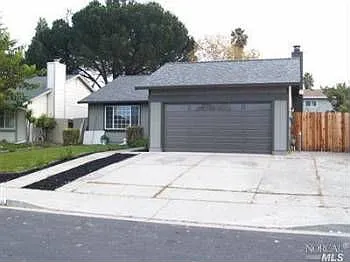 515 Crested Dr photo 1