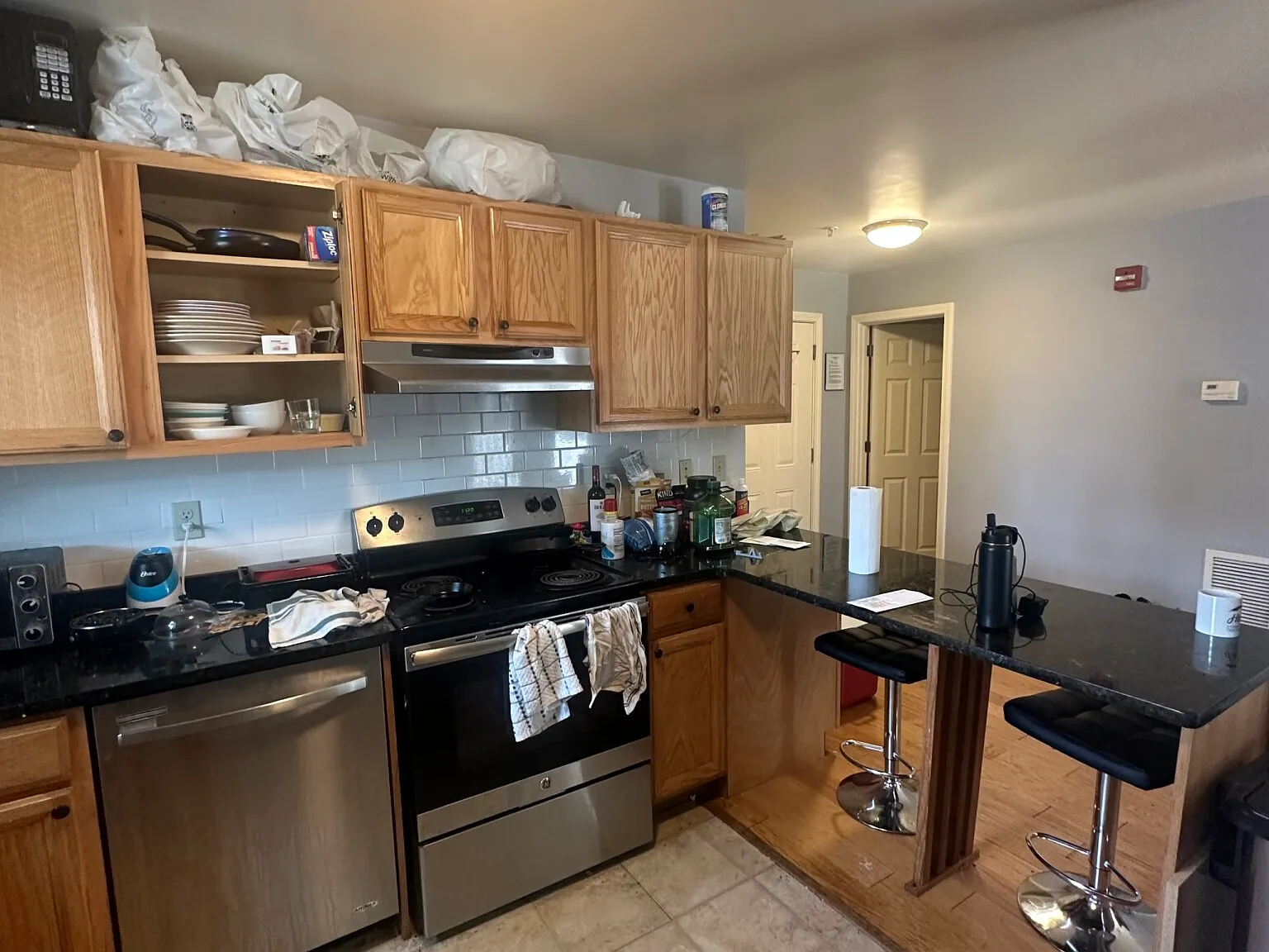 5 bed, 2.5 bath, $5,000 — Photo 4