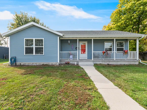 350 S Broadway St, Coal City, IL 60416