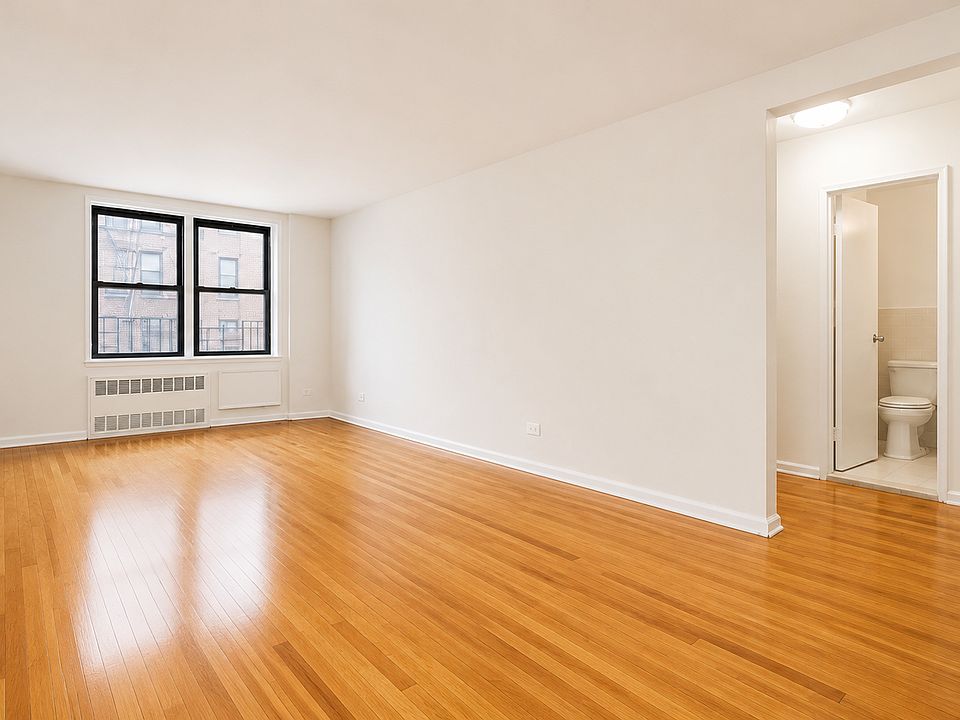 1st image of 540 Ocean Pkwy Unit 31