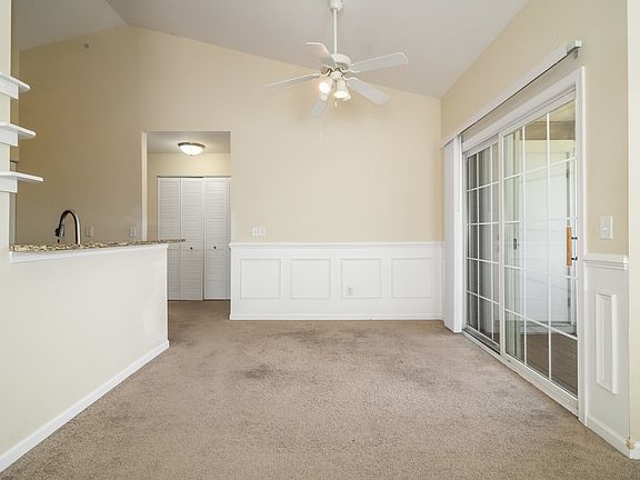 With beautiful wainscot