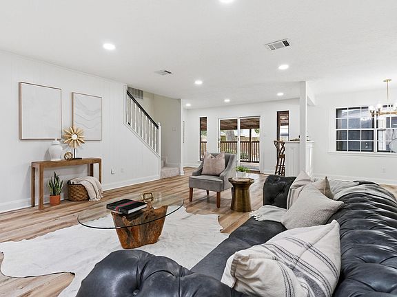 5th image of 5 Devonshire Dr