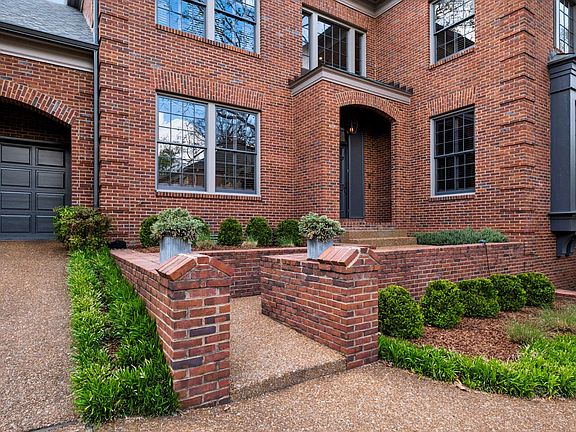 3rd image of 114 Bellebrook Cir