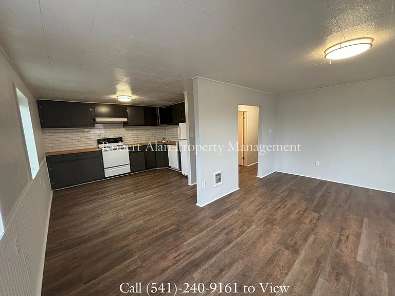 824 SW 7th St #C — Photo 1