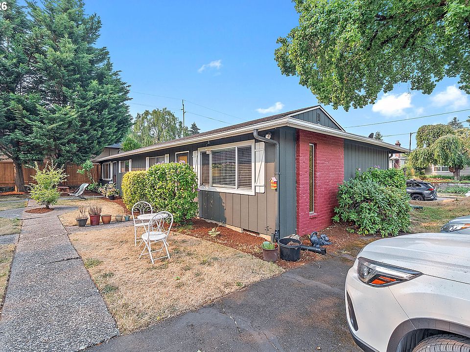 1st image of 804 SE Nehalem St