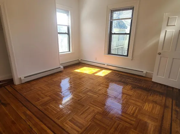 38 Brighton St Floor 2, Providence, RI 02909