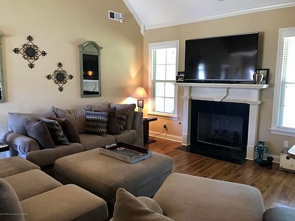 4th image of 4978 Briarton Dr