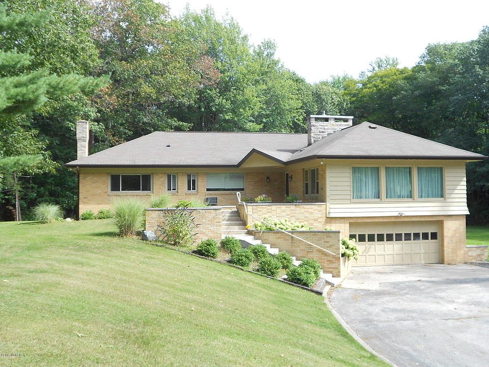 1st image of 1686 N Lakeshore Dr