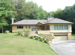 1686 N Lakeshore Dr, Ludington, MI 49431